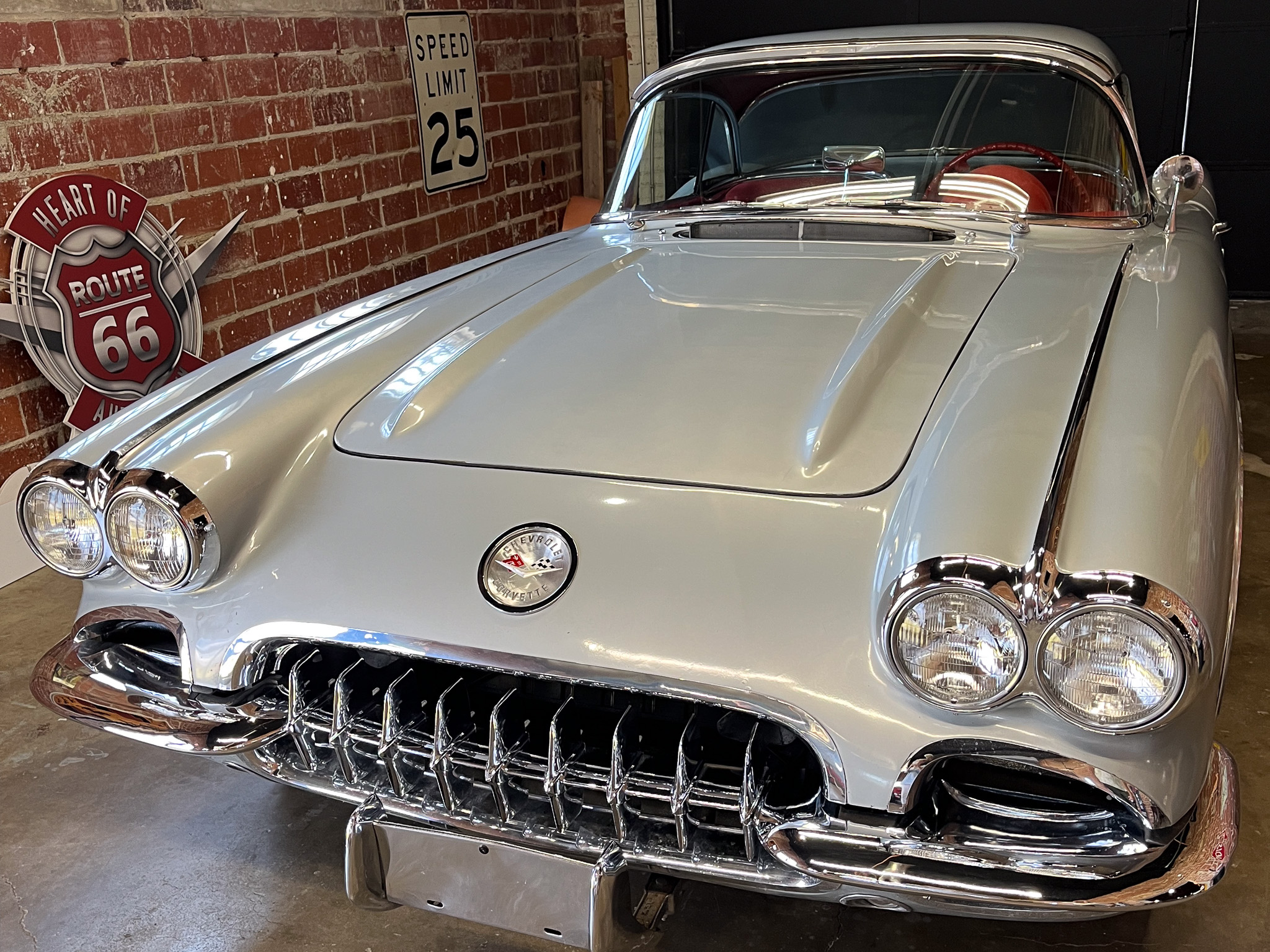 1960 Chevrolet Corvette Survivor - Previously on display at the Heart of Route 66 Auto Museum om Sapulpa, OK